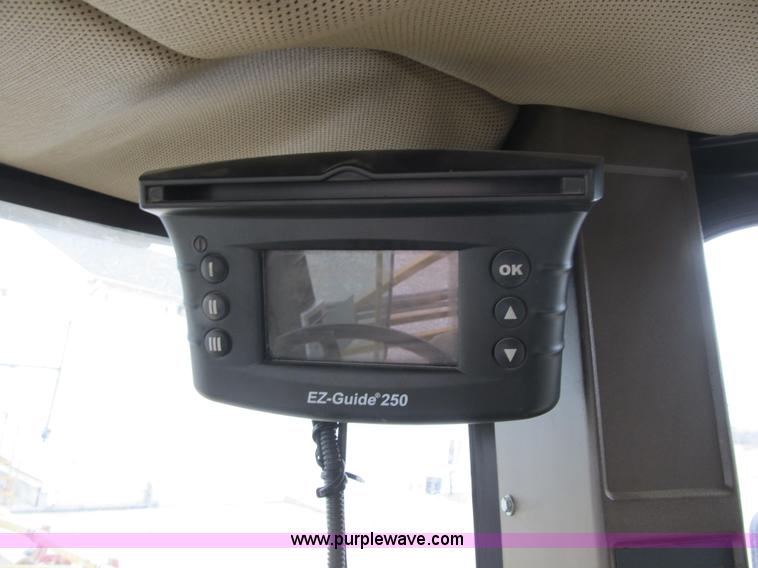 image for item F8900 2002 Ag-Chem RoGator 854 self-propelled sprayer