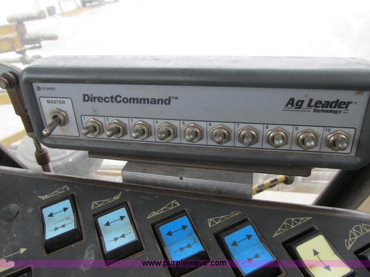 image for item F8900 2002 Ag-Chem RoGator 854 self-propelled sprayer