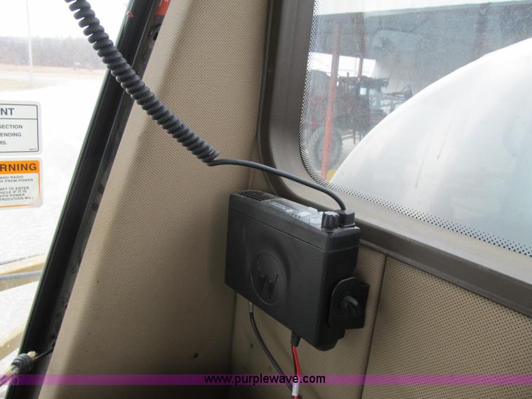 image for item F8900 2002 Ag-Chem RoGator 854 self-propelled sprayer