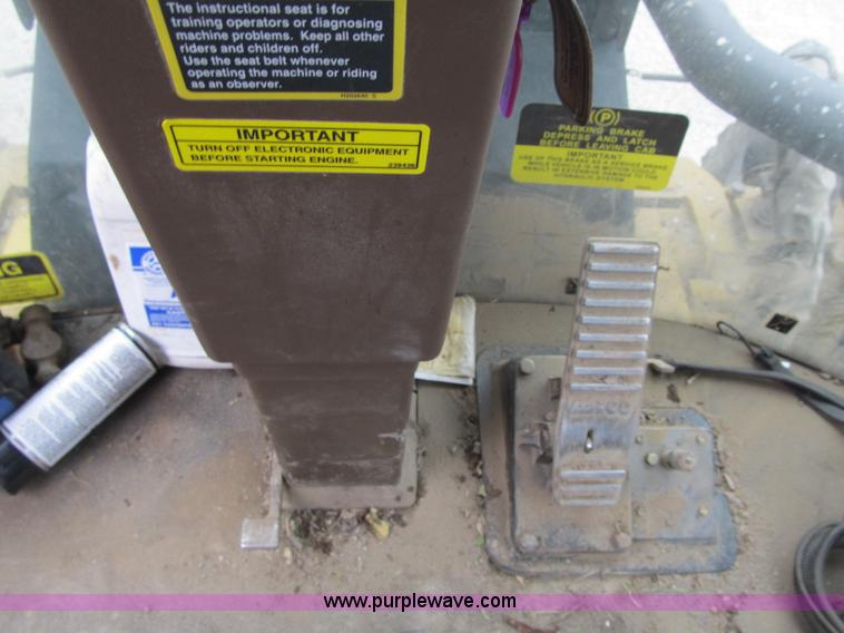 image for item F8900 2002 Ag-Chem RoGator 854 self-propelled sprayer