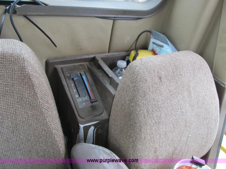 image for item F8900 2002 Ag-Chem RoGator 854 self-propelled sprayer