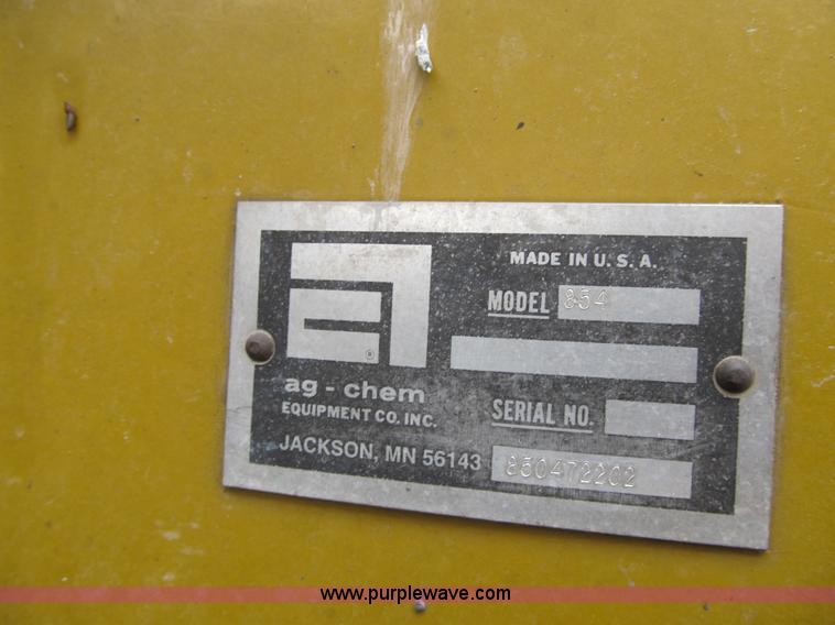 image for item F8900 2002 Ag-Chem RoGator 854 self-propelled sprayer