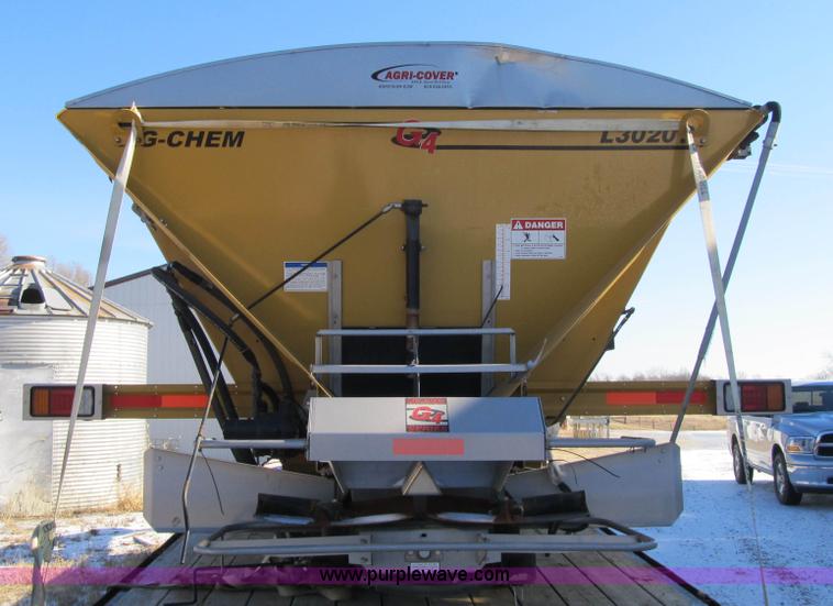 image for item F8931 New Leader L3020 spreader bed