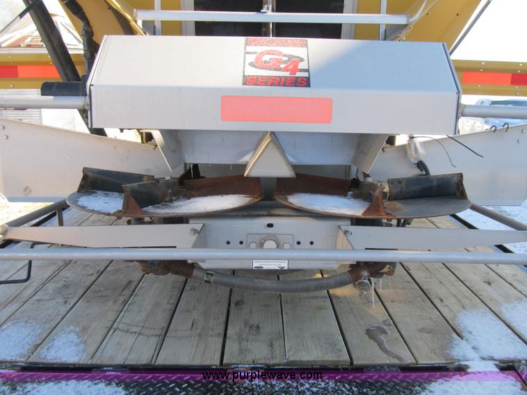 image for item F8931 New Leader L3020 spreader bed