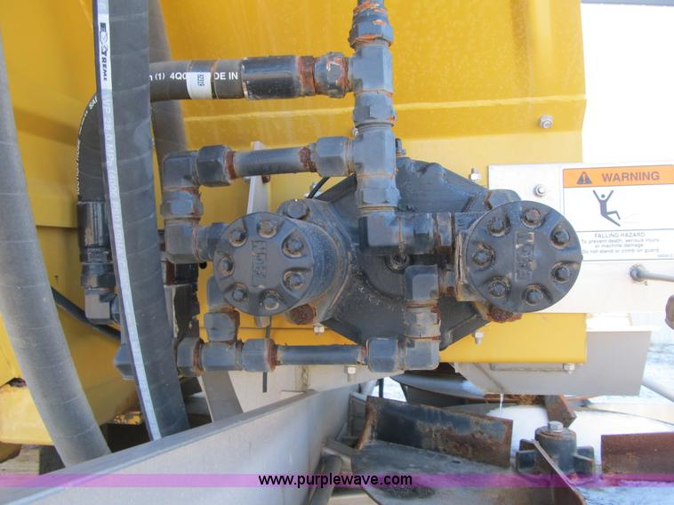 image for item F8931 New Leader L3020 spreader bed