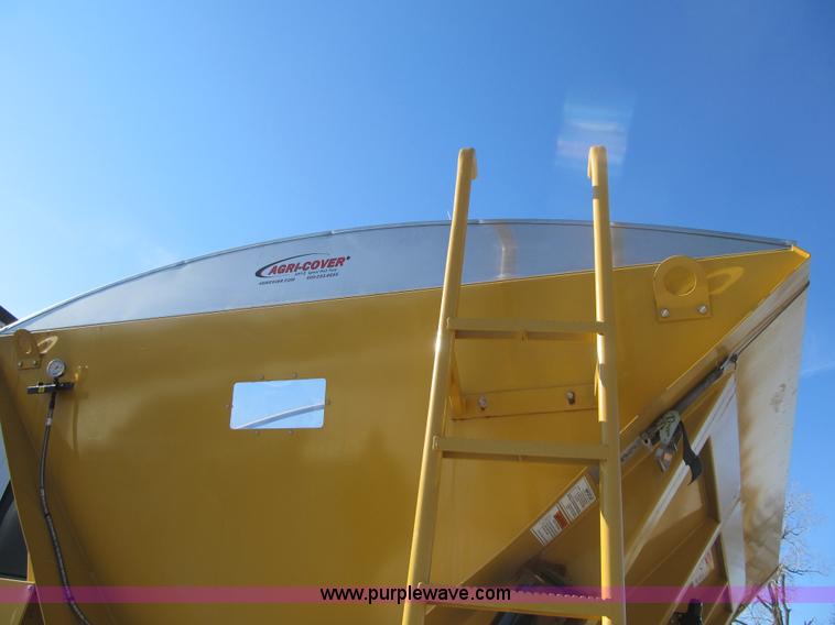 image for item F8931 New Leader L3020 spreader bed