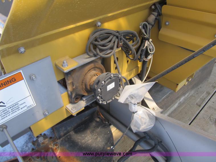 image for item F8931 New Leader L3020 spreader bed