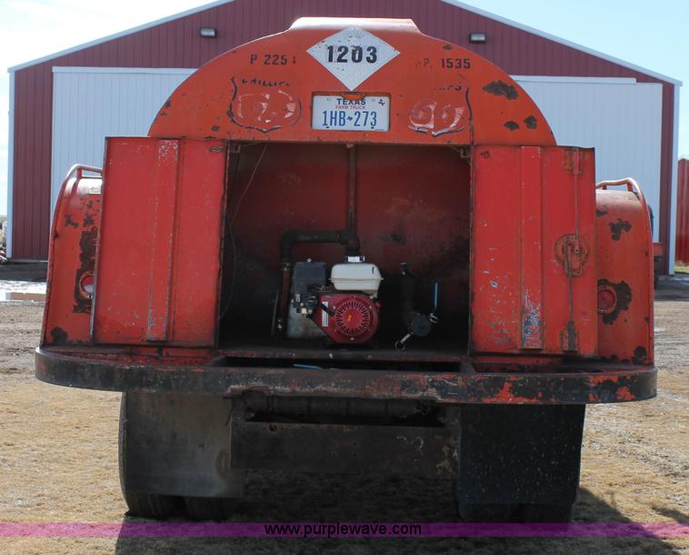 image for item H1650 1979 International fuel truck