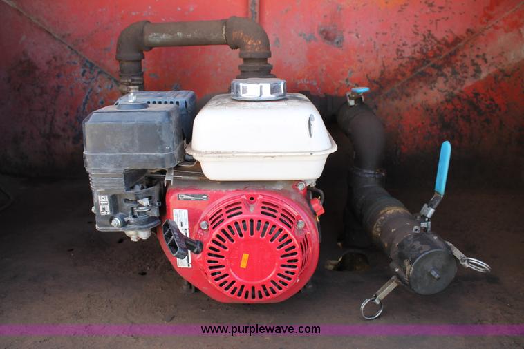 image for item H1650 1979 International fuel truck