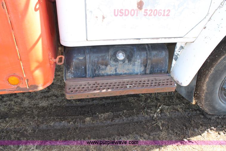 image for item H1650 1979 International fuel truck