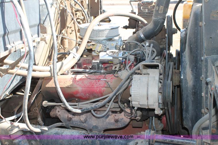 image for item H1650 1979 International fuel truck