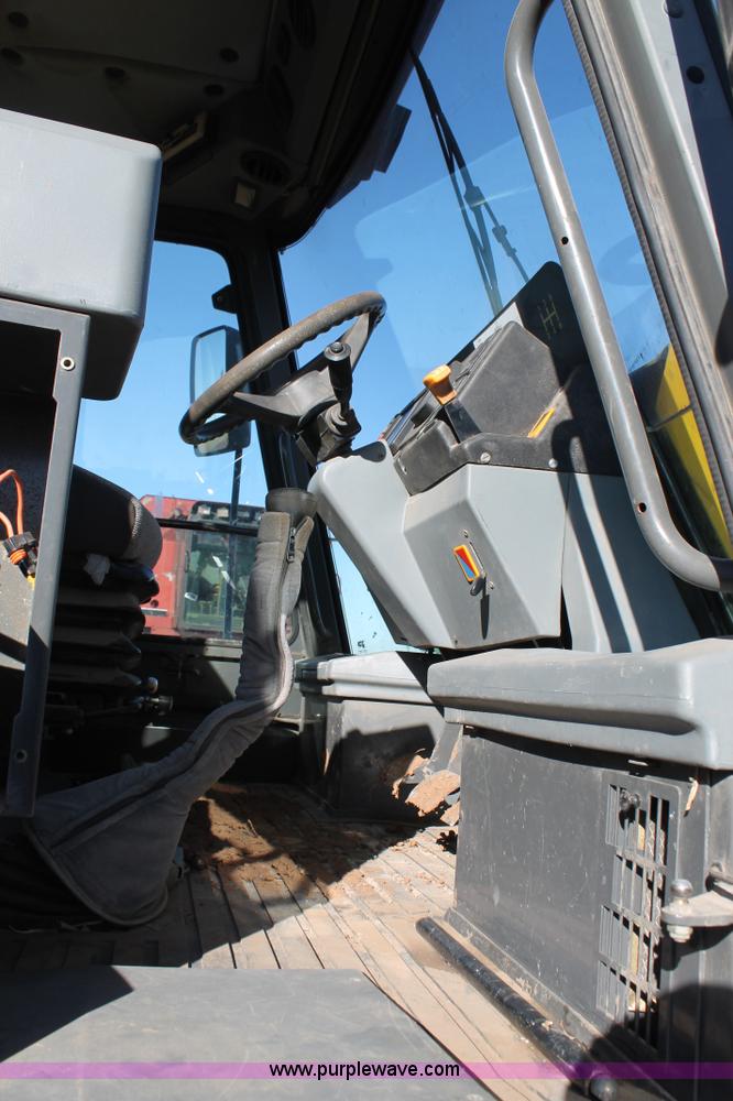 image for item H1670 JCB 185-65 4WD tractor