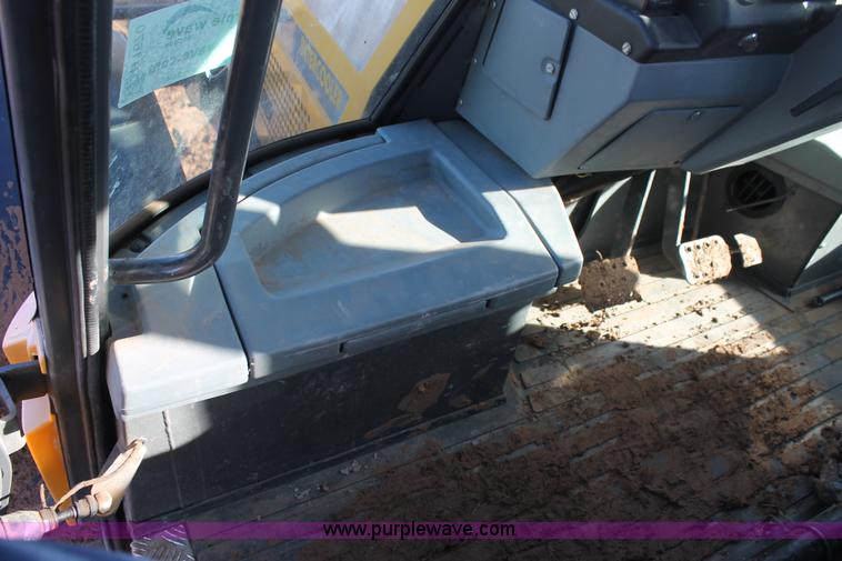 image for item H1670 JCB 185-65 4WD tractor