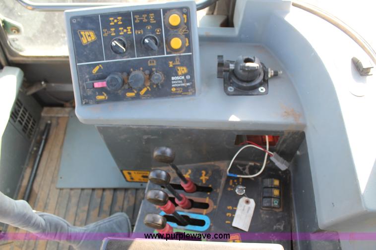 image for item H1670 JCB 185-65 4WD tractor