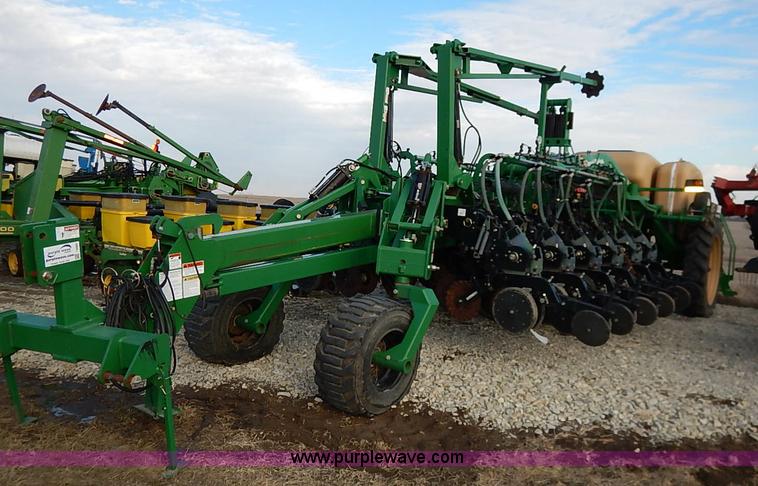 image for item I5084 2008 Great Plains YP1225 planter