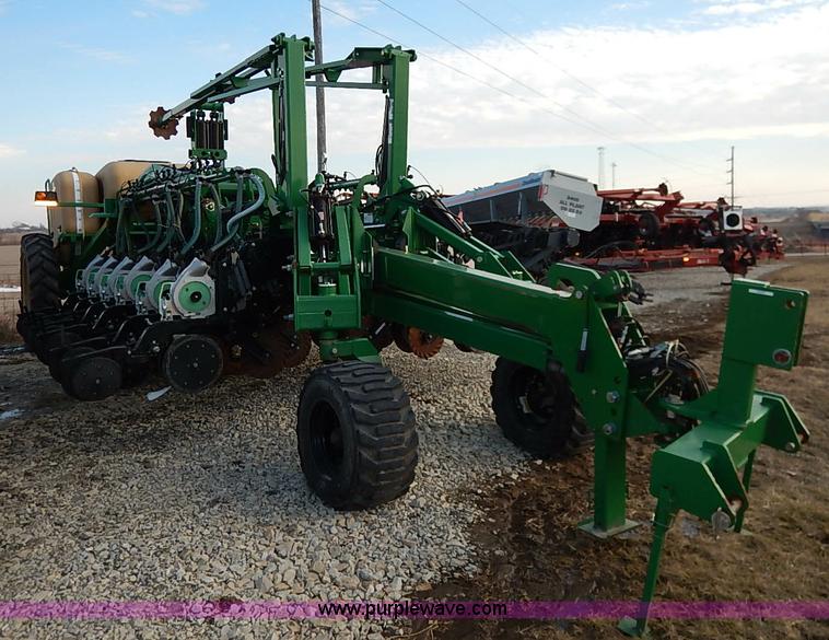 image for item I5084 2008 Great Plains YP1225 planter