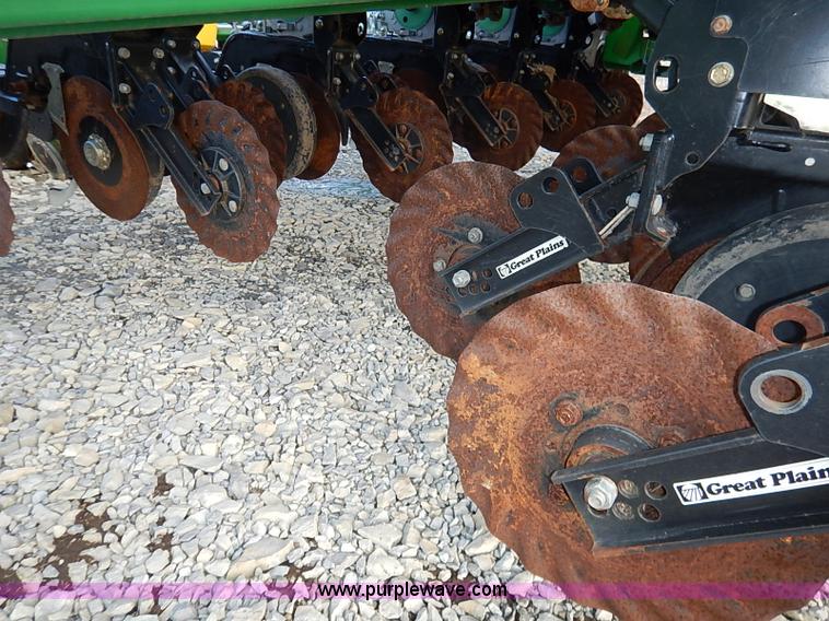 image for item I5084 2008 Great Plains YP1225 planter