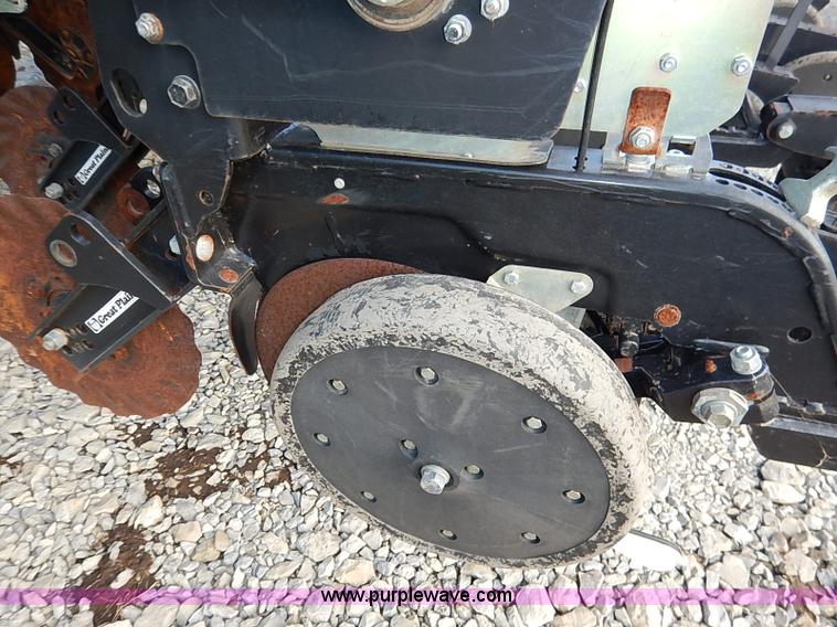 image for item I5084 2008 Great Plains YP1225 planter