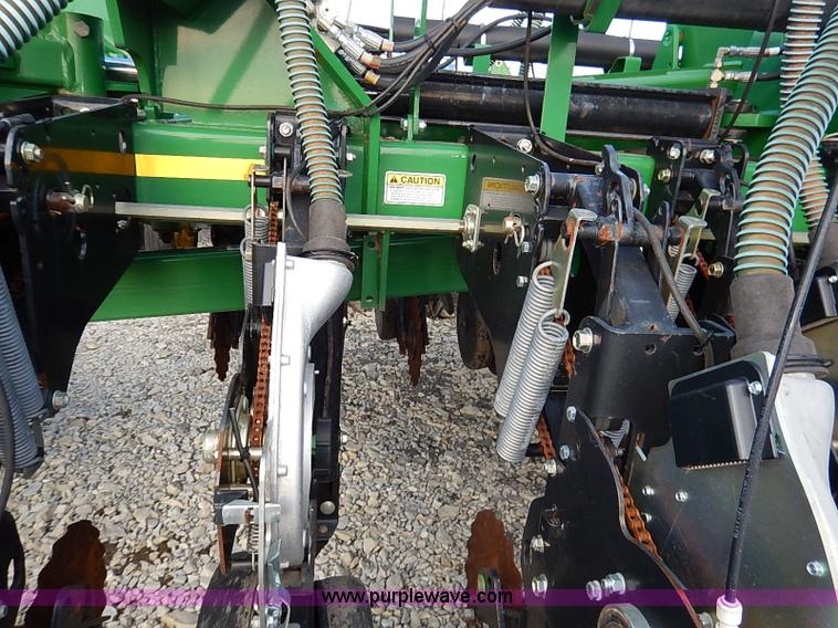 image for item I5084 2008 Great Plains YP1225 planter