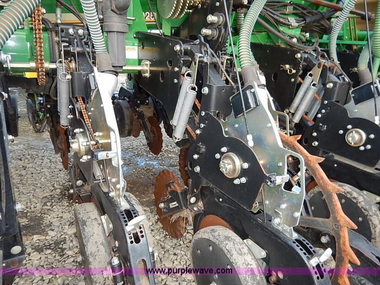 image for item I5084 2008 Great Plains YP1225 planter