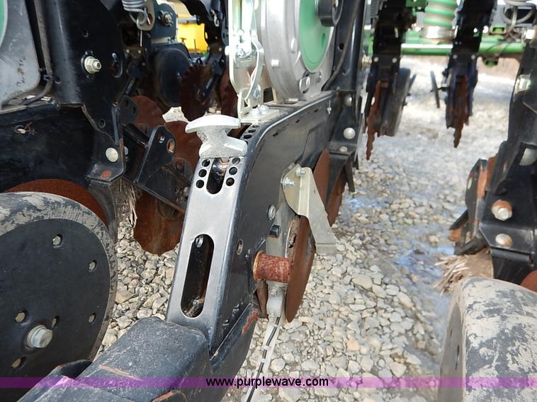 image for item I5084 2008 Great Plains YP1225 planter