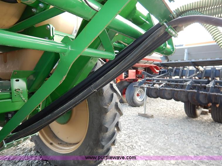 image for item I5084 2008 Great Plains YP1225 planter