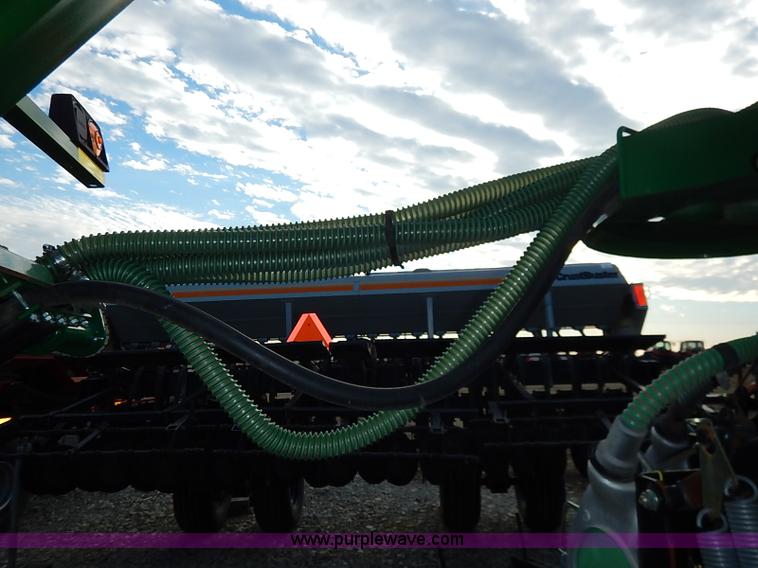 image for item I5084 2008 Great Plains YP1225 planter