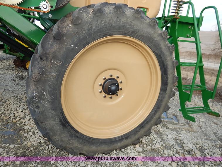 image for item I5084 2008 Great Plains YP1225 planter