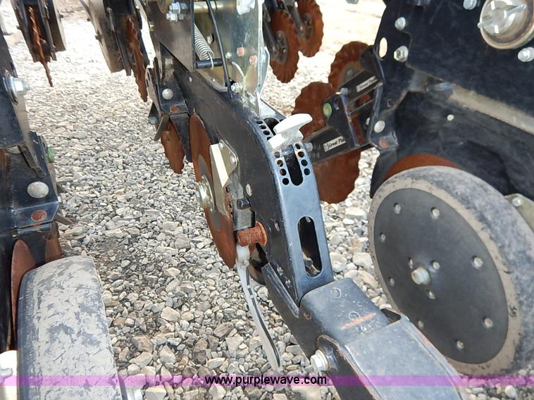 image for item I5084 2008 Great Plains YP1225 planter