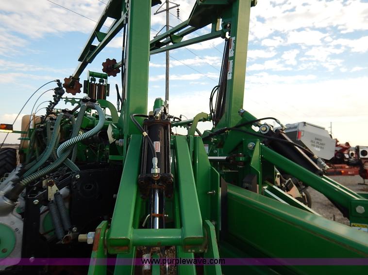 image for item I5084 2008 Great Plains YP1225 planter