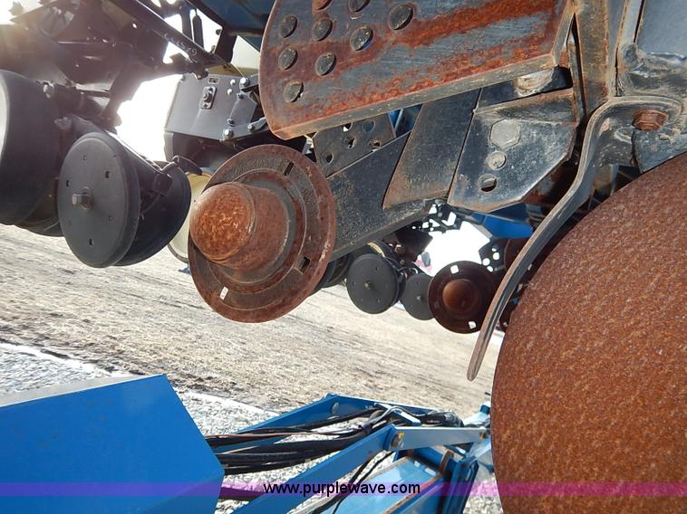image for item I5085 1999 Kinze 2600 interplant planter
