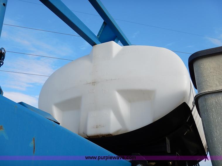 image for item I5085 1999 Kinze 2600 interplant planter