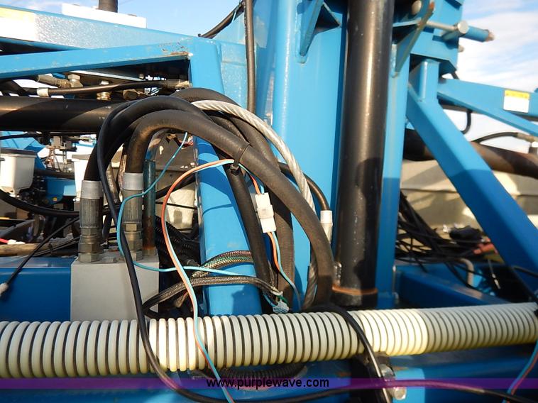 image for item I5085 1999 Kinze 2600 interplant planter