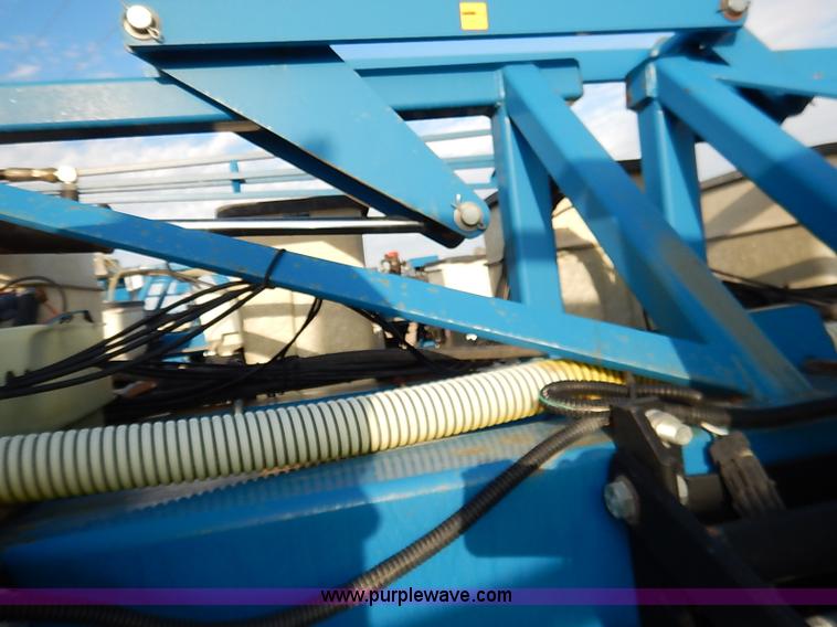 image for item I5085 1999 Kinze 2600 interplant planter