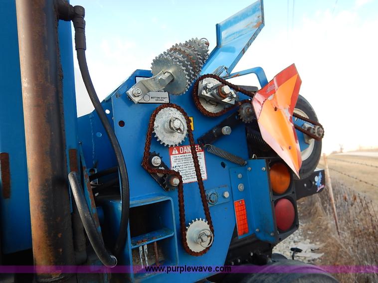 image for item I5085 1999 Kinze 2600 interplant planter