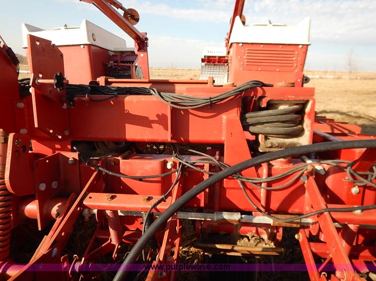 image for item I5086 1994 Case IH 950 planter