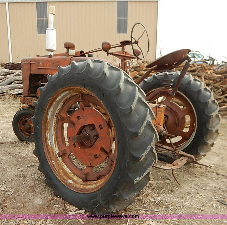 image for item I5146 Farmall M tractor