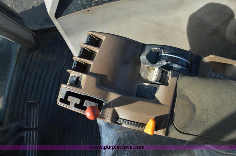 image for item I6866 1996 John Deere 8300 MFWD tractor