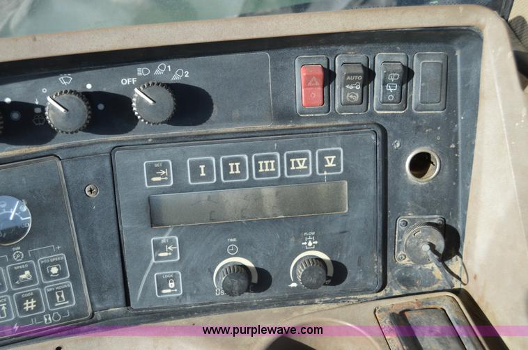 image for item I6866 1996 John Deere 8300 MFWD tractor