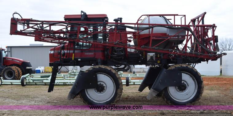image for item I8534 2005 Case IH SPX3185 self-propelled sprayer
