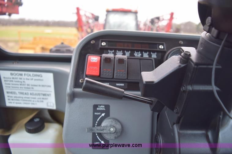 image for item I8534 2005 Case IH SPX3185 self-propelled sprayer