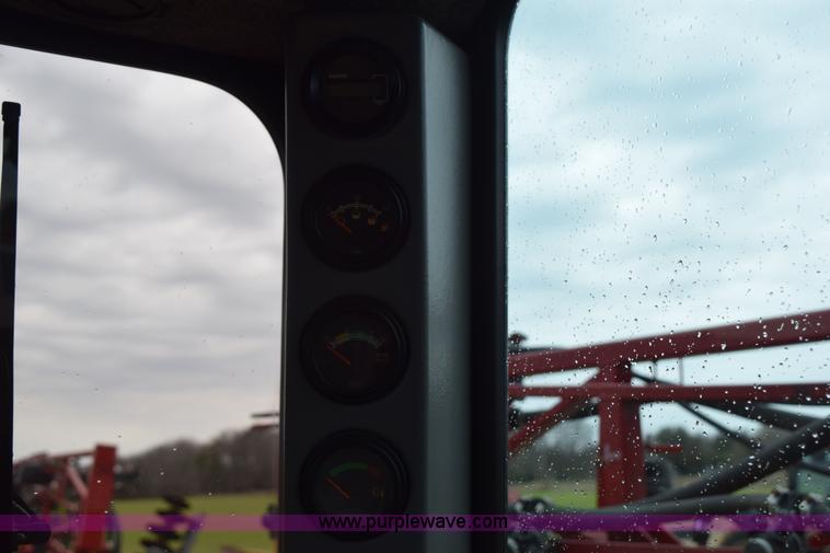 image for item I8534 2005 Case IH SPX3185 self-propelled sprayer