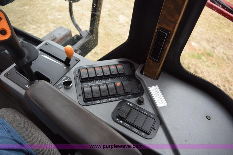 image for item I8534 2005 Case IH SPX3185 self-propelled sprayer