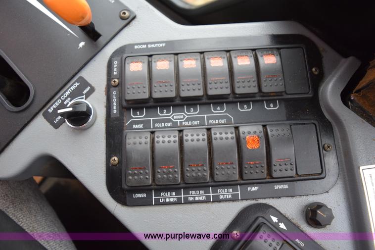 image for item I8534 2005 Case IH SPX3185 self-propelled sprayer