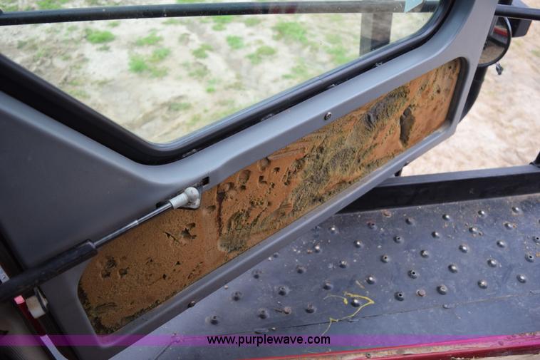 image for item I8534 2005 Case IH SPX3185 self-propelled sprayer