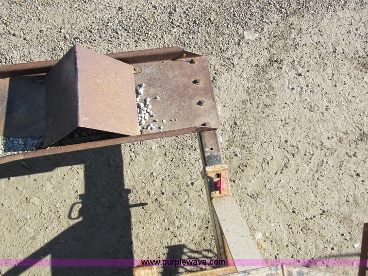 image for item I8751 1998 Behnke Enterprises trailer