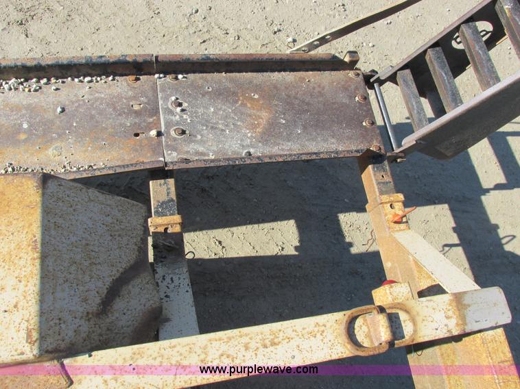 image for item I8751 1998 Behnke Enterprises trailer