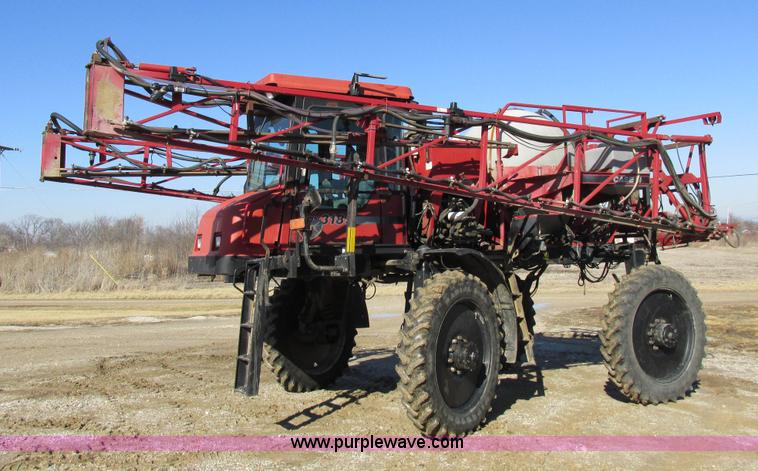 image for item I8752 2000 Case IH SPX3185 self-propelled sprayer