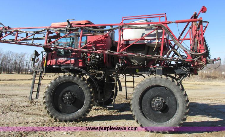 image for item I8752 2000 Case IH SPX3185 self-propelled sprayer