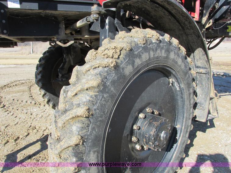 image for item I8752 2000 Case IH SPX3185 self-propelled sprayer